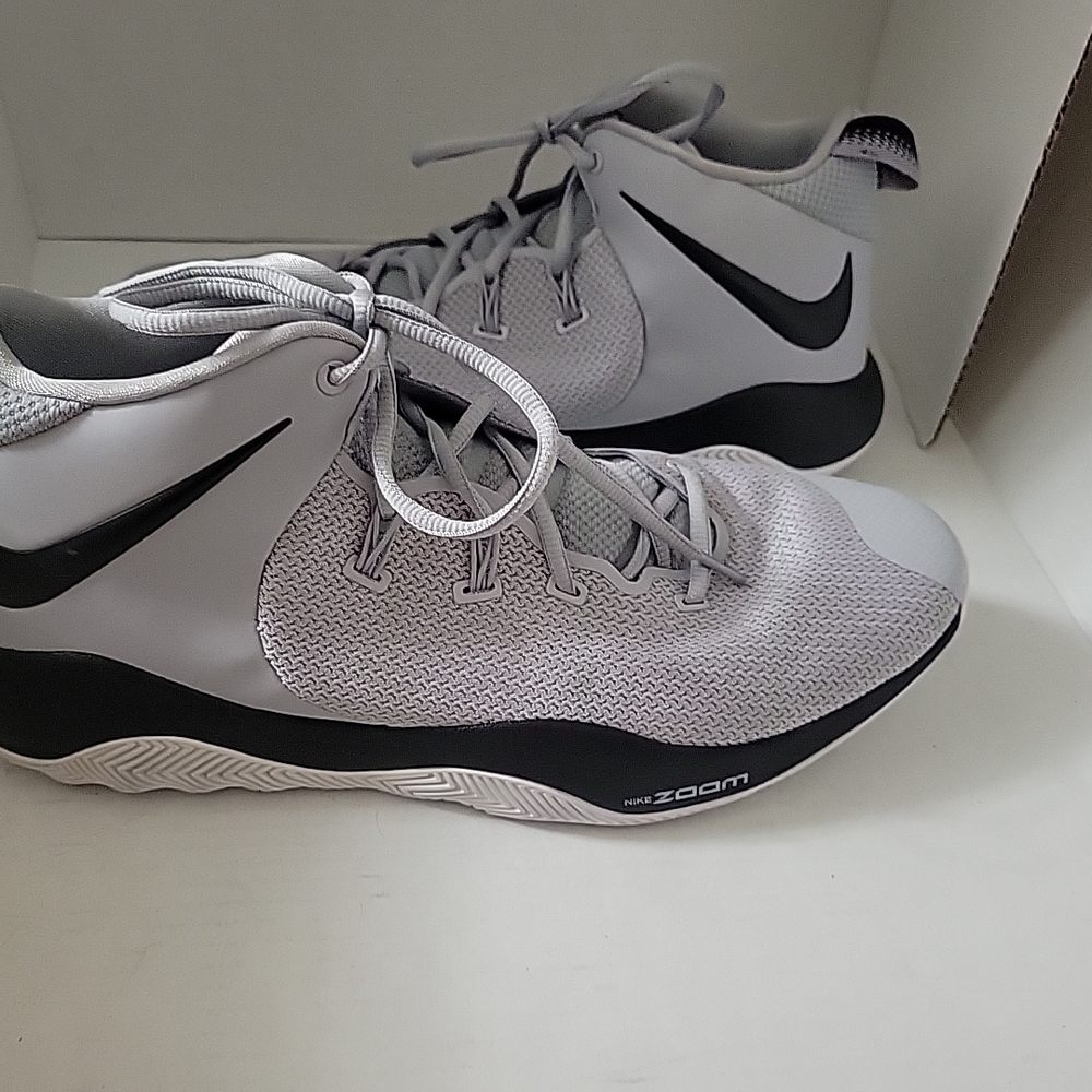 Nike Men’s Light Gray and Black Athletic Zoom Shoes
